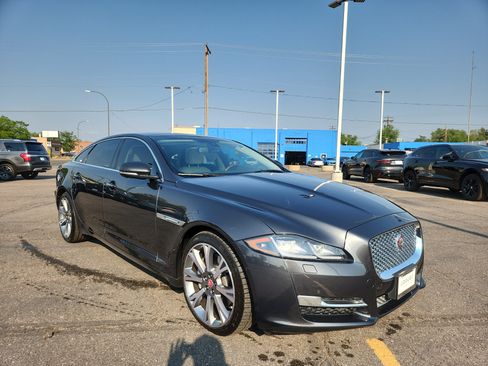 Certified 2016 Jaguar XJ L Portfolio AWD/4WD image 5