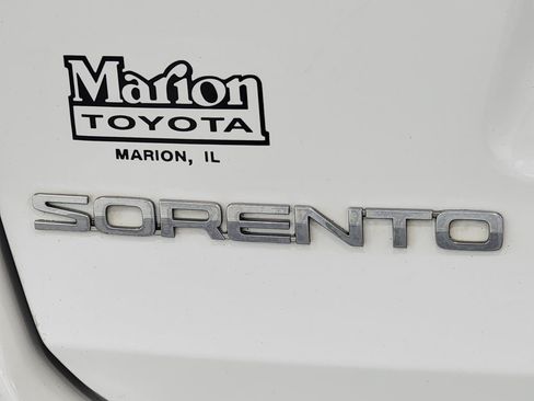 Used 2020 Kia Sorento S FWD image 10