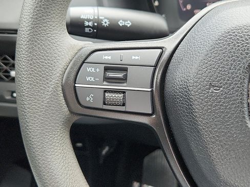 Used 2023 Honda Accord EX image 21