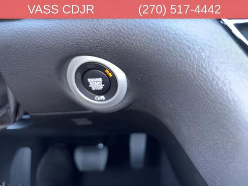 New 2026 Chrysler Pacifica Select image 22