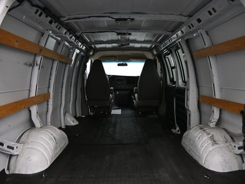 Used 2023 Chevrolet Express 2500 w/ Driver Convenience Package image 12