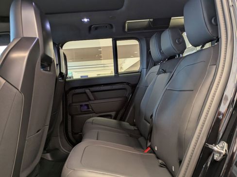 New 2026 Land Rover Defender 110 OCTA AWD/4WD image 29