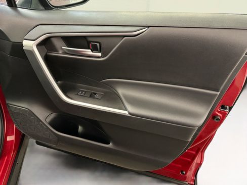 Used 2023 Toyota RAV4 XLE image 33
