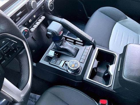 Used 2024 Toyota Tacoma TRD Off-Road image 15