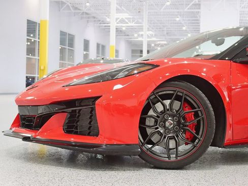 Used 2023 Chevrolet Corvette Z06 RWD image 4