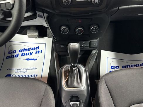 Used 2019 Jeep Renegade Sport w/ Sport Appearance Group image 21