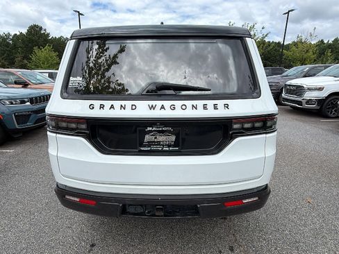 Used 2022 Jeep Grand Wagoneer Series III w/ Rear Seat Video Group 1 AWD/4WD image 9