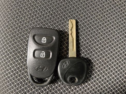 Used 2014 Hyundai Accent GS image 32