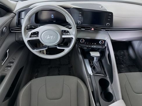 Certified 2025 Hyundai Elantra Sport FWD image 4