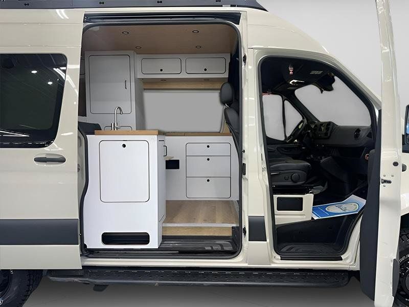 Used 2023 Mercedes-Benz Sprinter 2500 image 15