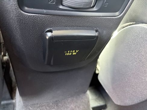 Used 2019 Ford Escape Titanium AWD/4WD image 9