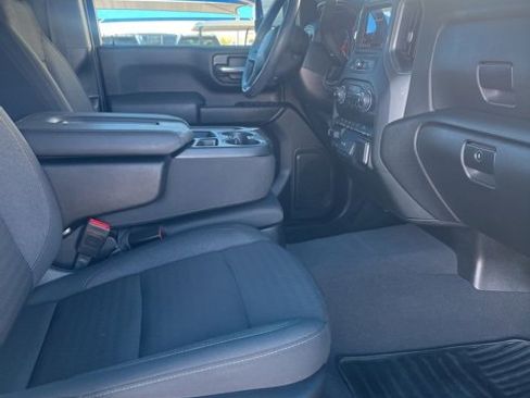 Used 2024 Chevrolet Silverado 2500 Custom w/ Custom Value Package image 10