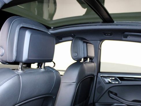 New 2026 Porsche Macan image 21