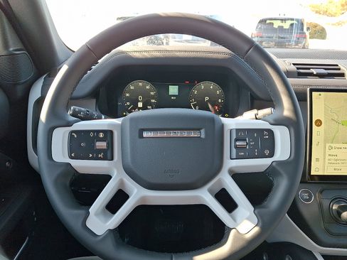 New 2026 Land Rover Defender 110 X-Dynamic SE image 6