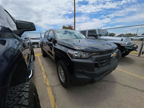 Used 2024 Chevrolet Colorado W/T RWD image 5