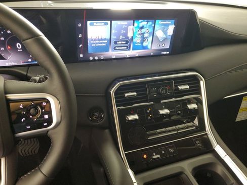 New 2026 Nissan Armada SV image 17