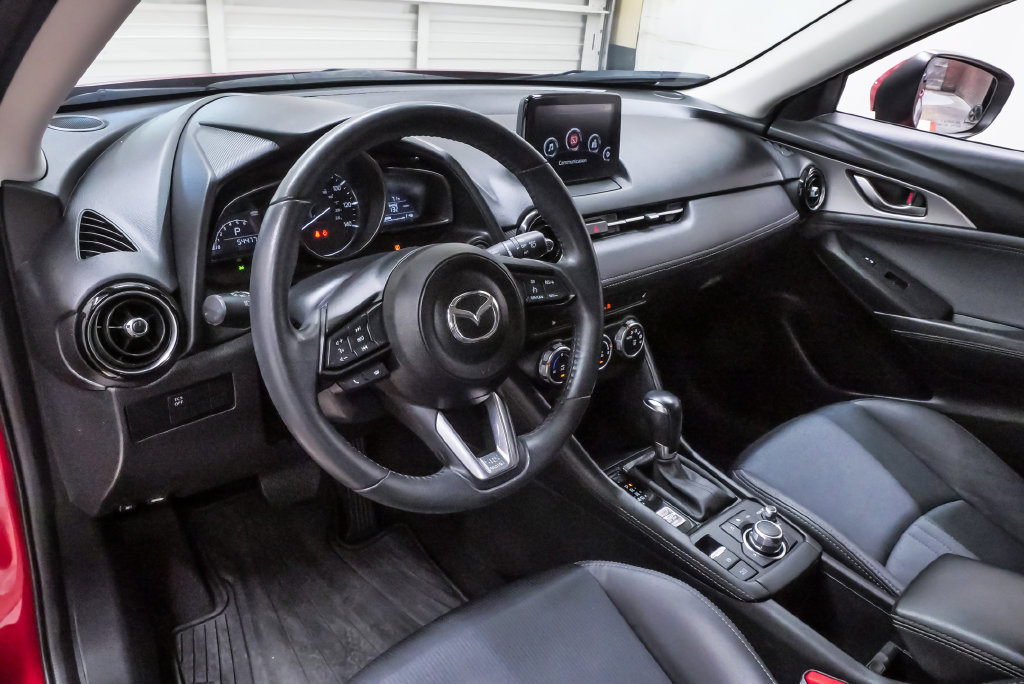 Used 2019 MAZDA CX-3 Touring FWD image 2