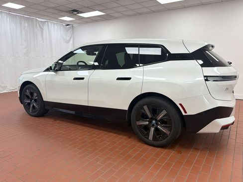 Used 2025 BMW iX xDrive50 w/ Premium Package image 3