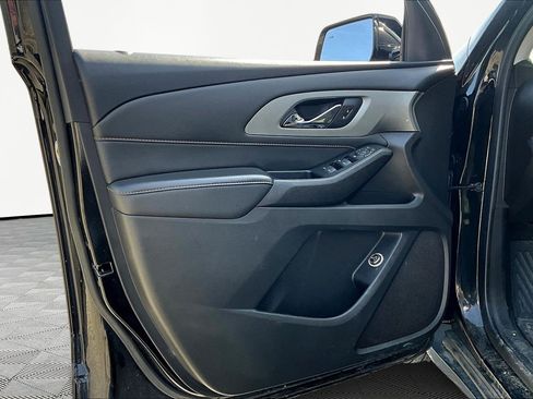 Used 2020 Chevrolet Traverse LT image 20