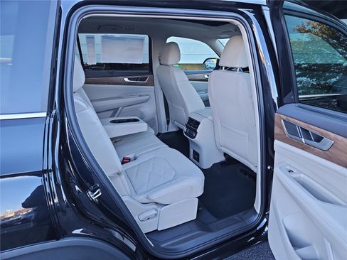 New 2026 Volkswagen Atlas SE image 33