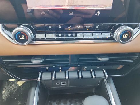 New 2026 GMC Canyon AT4 image 13