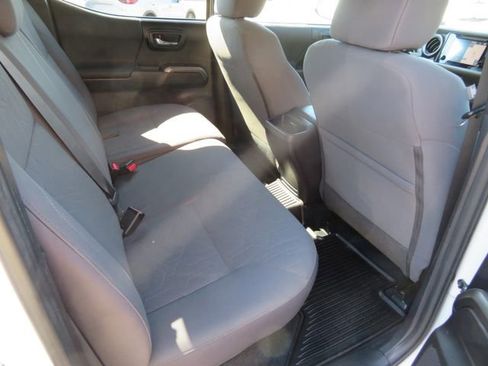 Used 2019 Toyota Tacoma 2WD Double Cab image 16