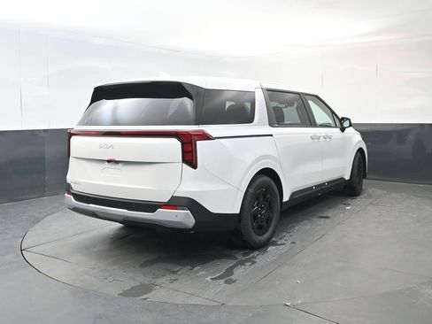 New 2026 Kia Carnival LX FWD image 5