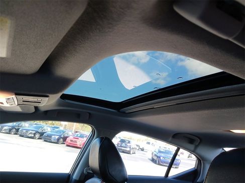 Used 2023 Nissan Sentra SR w/ SR Premium Package image 22