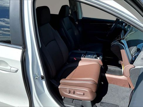 New 2026 Honda Odyssey Touring image 10