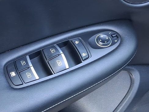 Used 2020 INFINITI QX50 Luxe w/ Navigation Package image 17