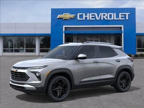 New 2026 Chevrolet TrailBlazer LT w/ Convenience Package FWD image 2