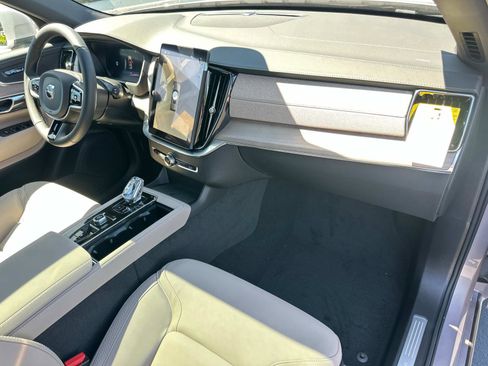 Certified 2026 Volvo XC90 B5 Plus image 22