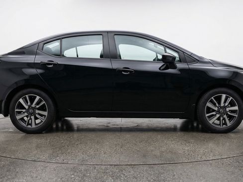 Used 2025 Nissan Versa SV image 11