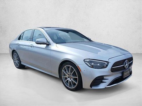 Used 2022 Mercedes-Benz E 350 Sedan image 3