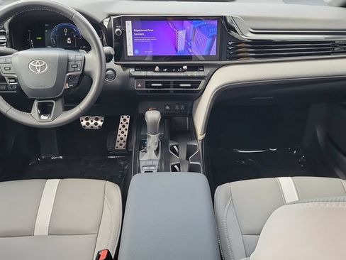 Used 2025 Toyota Camry SE w/ Multimedia Upgrade Package FWD image 11