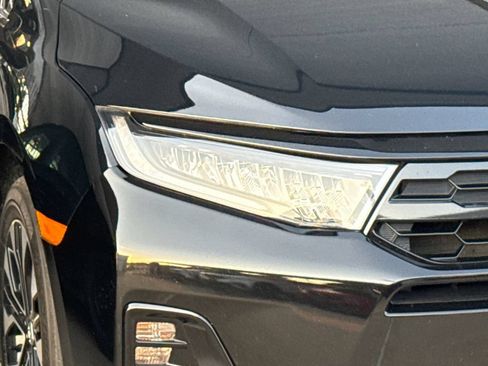 Used 2025 Honda Odyssey Elite image 4