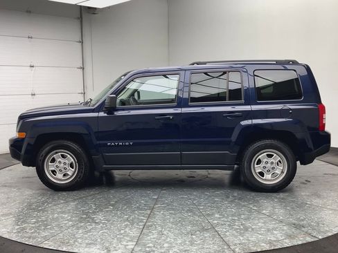 Used 2017 Jeep Patriot Sport w/ Power Value Group FWD image 25