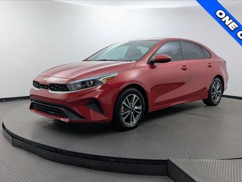 Used 2023 Kia Forte LXS FWD image 2