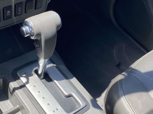 Used 2019 Nissan Frontier SL RWD image 29