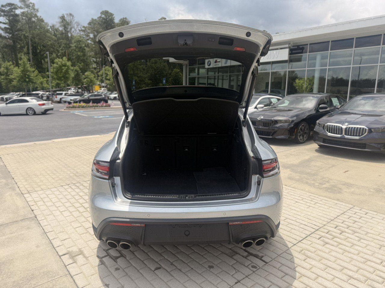 Used 2023 Porsche Macan S AWD/4WD image 17