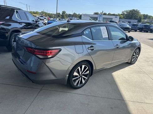 Used 2022 Nissan Sentra SV w/ SV Premium Package image 5