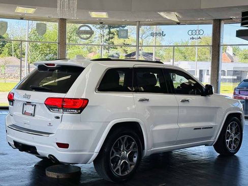 Used 2020 Jeep Grand Cherokee Overland AWD/4WD image 5