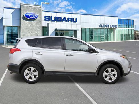 Used 2015 Toyota RAV4 LE FWD image 7
