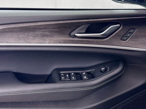 New 2025 Jeep Grand Cherokee L Limited image 18