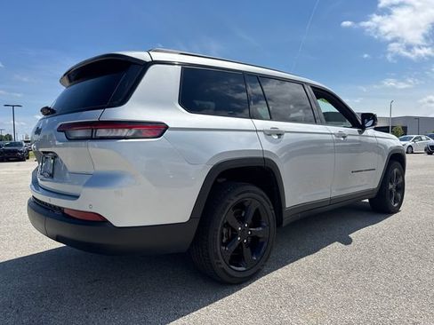 Used 2023 Jeep Grand Cherokee L Laredo AWD/4WD image 7