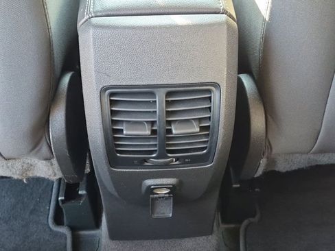Used 2018 Ford Escape SE FWD image 16
