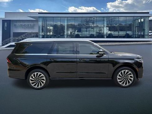 New 2026 Lincoln Navigator L Black Label AWD/4WD image 9