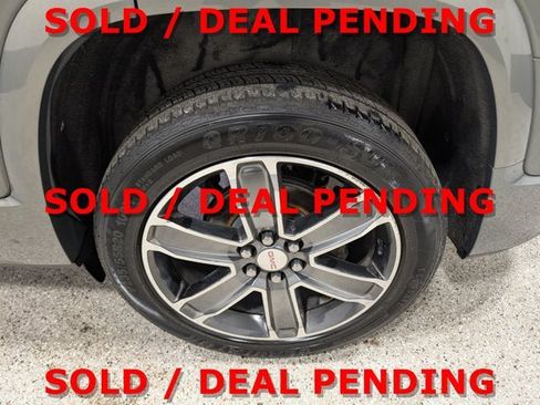 Used 2018 GMC Acadia Denali w/ Technology Package AWD/4WD image 10