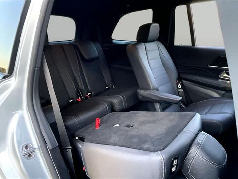 Used 2026 Mercedes-Benz GLS 450 4MATIC image 36
