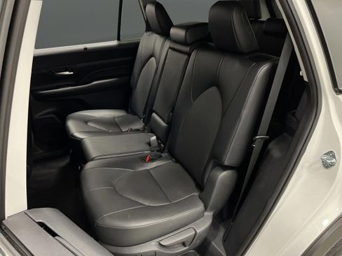 Used 2024 Toyota Grand Highlander XLE image 30